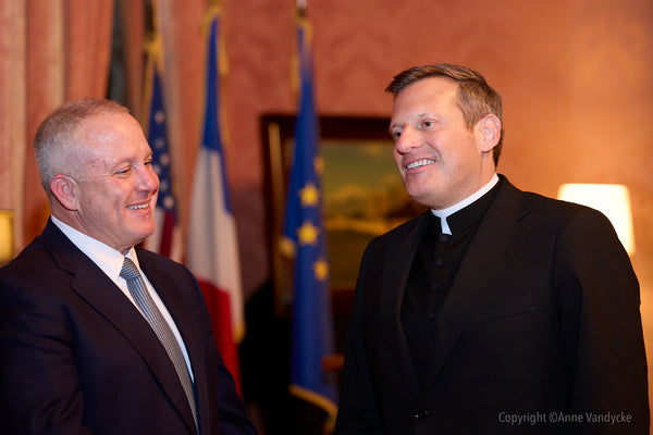 Dinner at the French Consulate in New York honoring American donors supporting the reconstruction of Notre Dame de Paris. Event Photography by Anne Vandycke.