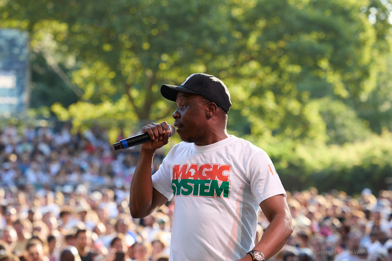 Magic System concert. Event photography by New York photographer, Anne Vandycke.